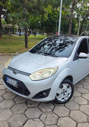 FORD FIESTA 1.6 ROCAM 8V FLEX 4P MANUAL FORD FIESTA 1.6 ROCAM 8V FLEX 4P MANUAL